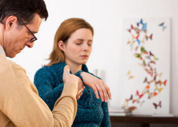 Schmerzmanagement: Schmerzen lindern mit Hypnose
